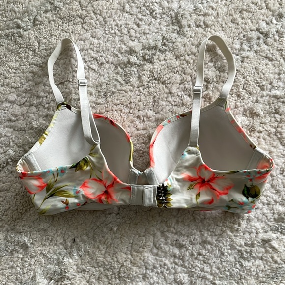 Fabulous by Victoria’s Secret Bra - Picture 3 of 4